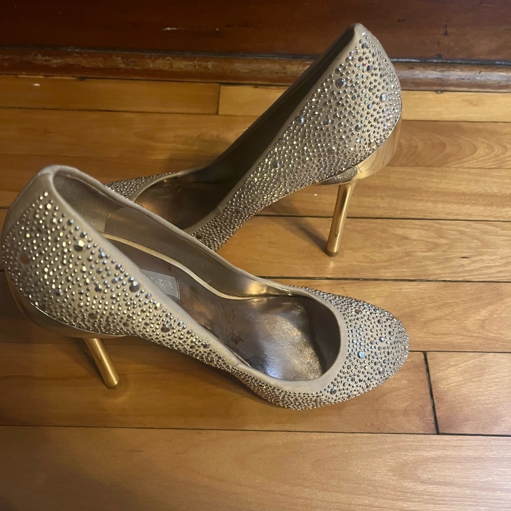 BCBG gold heels size 8.5